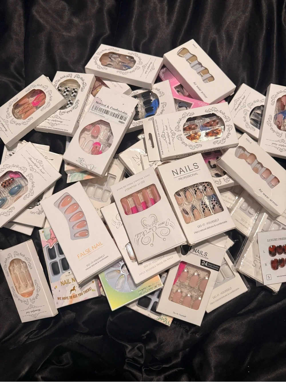 Mystery Box 10-Pack Press-On Nail Sets in Mix Colors and designs -Surprise Style